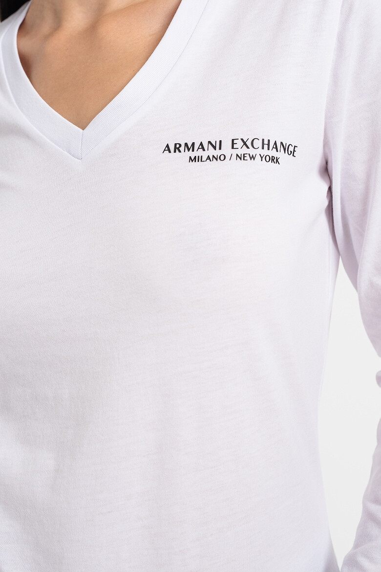 ARMANI EXCHANGE Блуза с шпиц деколте и лого - Pepit.bg