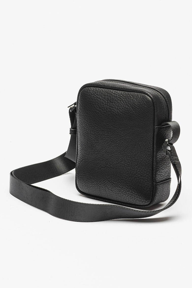ARMANI EXCHANGE Чанта от еко кожа - Pepit.bg