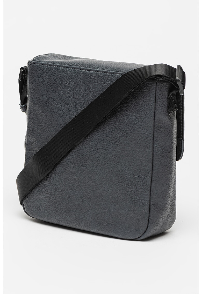 ARMANI EXCHANGE Чанта от еко кожа с капаче - Pepit.bg