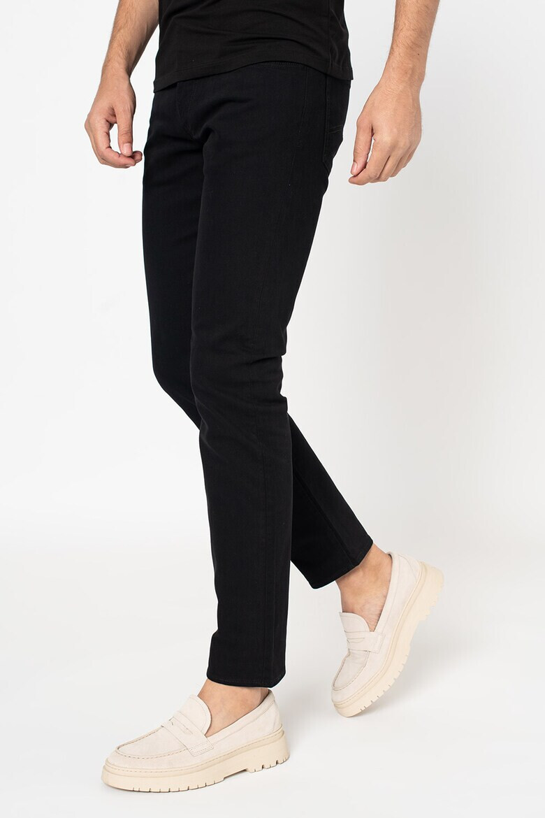 ARMANI EXCHANGE Дънки по тялото - Pepit.bg