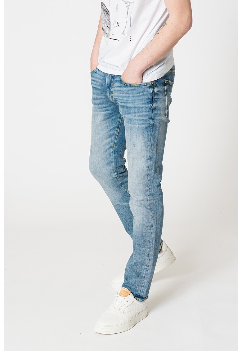 ARMANI EXCHANGE Дънки по тялото - Pepit.bg