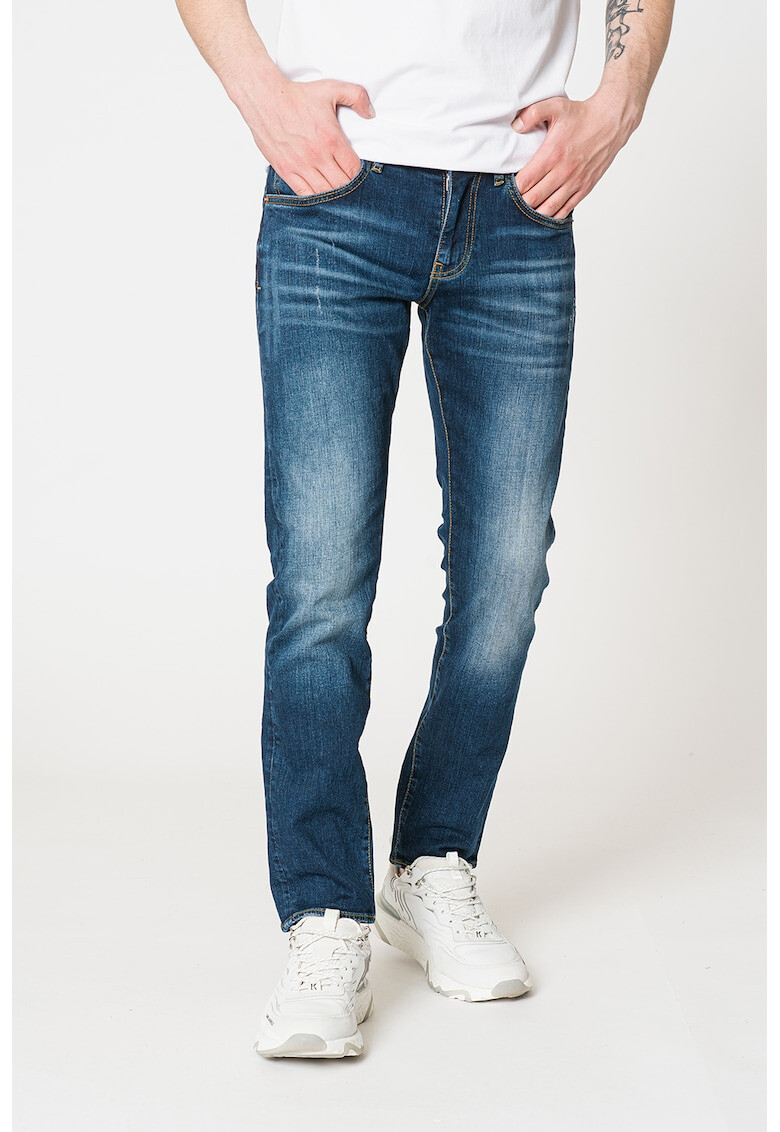 ARMANI EXCHANGE Дънки по тялото - Pepit.bg
