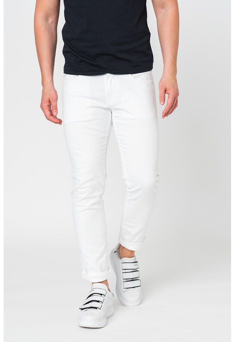 ARMANI EXCHANGE Дънки по тялото - Pepit.bg