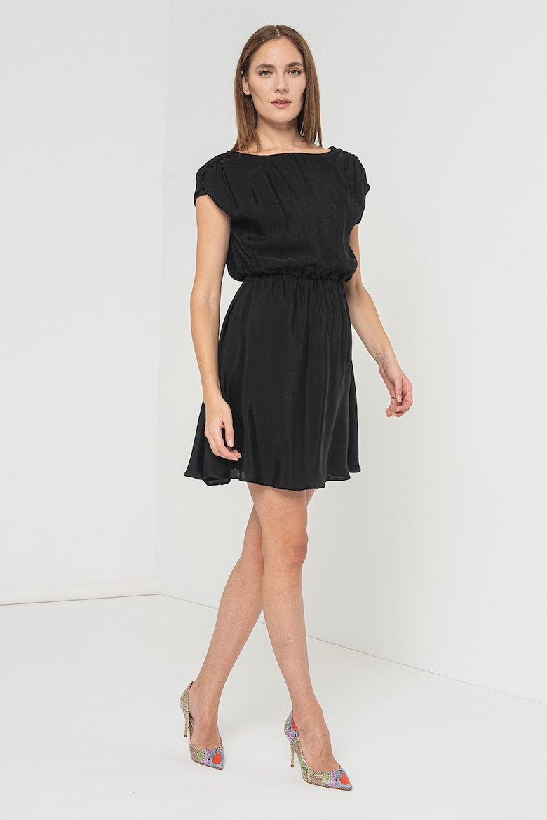 ARMANI EXCHANGE Ефирна рокля с шпиц на гърба - Pepit.bg