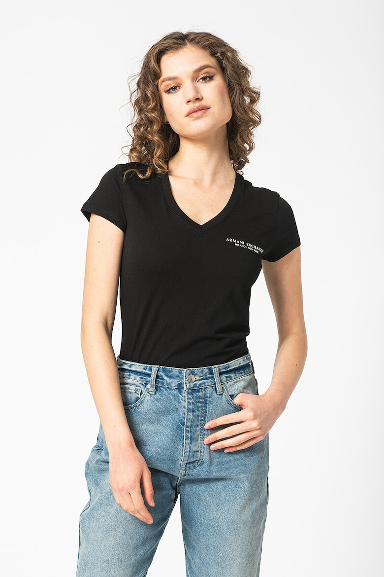 ARMANI EXCHANGE Слим тениска с шпиц - Pepit.bg