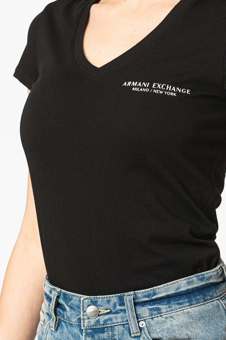 ARMANI EXCHANGE Слим тениска с шпиц - Pepit.bg