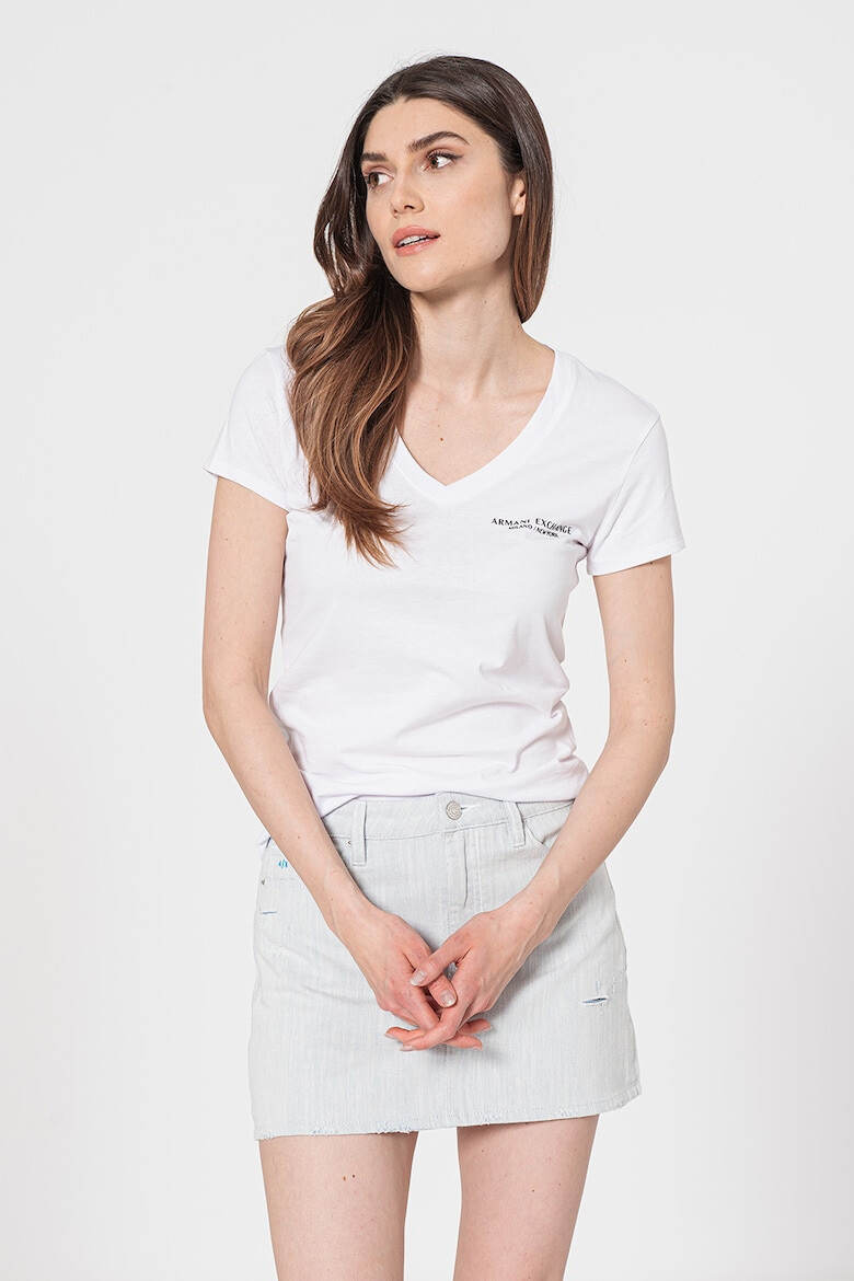 ARMANI EXCHANGE Слим тениска с шпиц - Pepit.bg