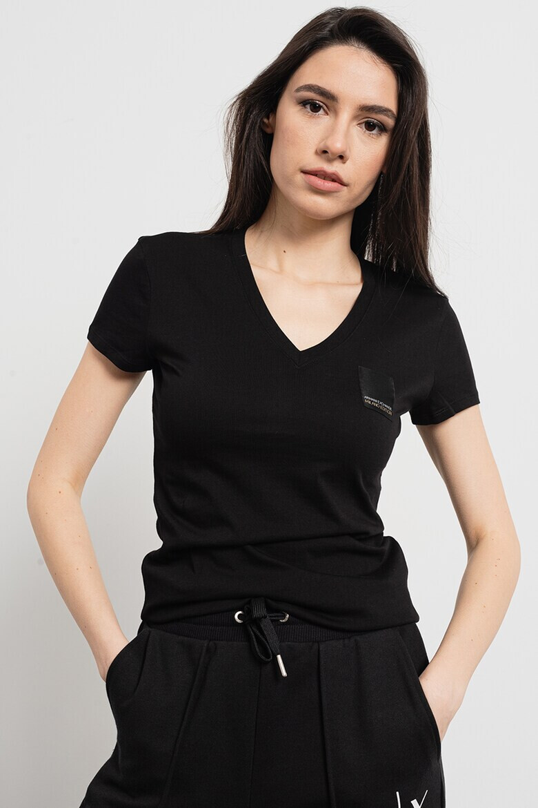 ARMANI EXCHANGE Памучна тениска с шпиц - Pepit.bg