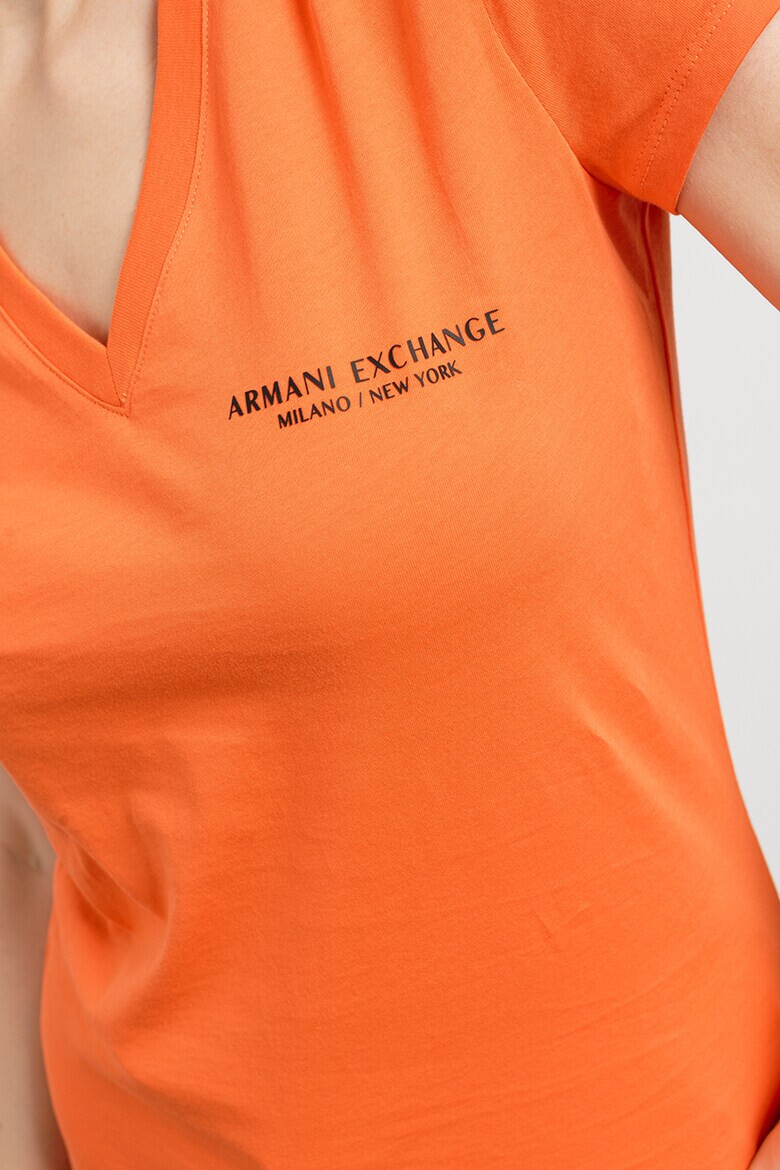 ARMANI EXCHANGE Памучна тениска с шпиц - Pepit.bg
