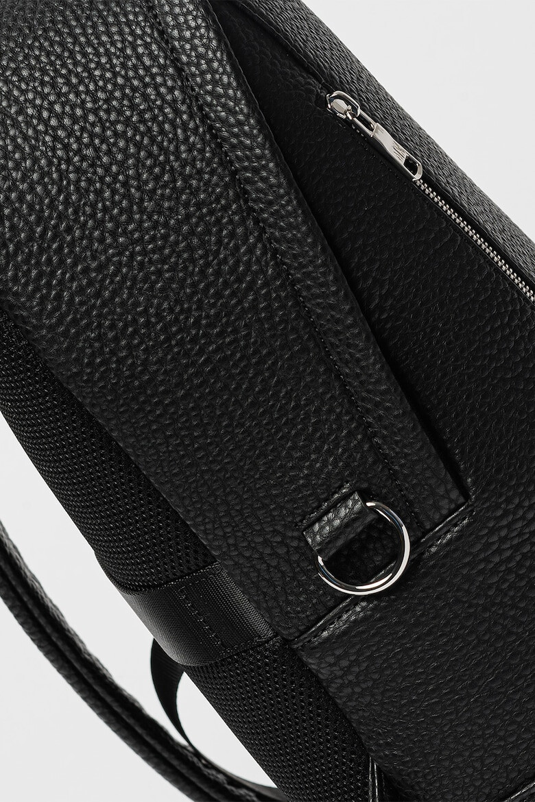 ARMANI EXCHANGE Раница от еко кожа с лого - Черен - Pepit.bg