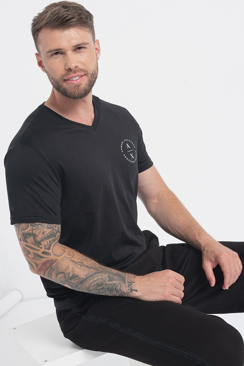 ARMANI EXCHANGE Тениска с шпиц и лого - Pepit.bg