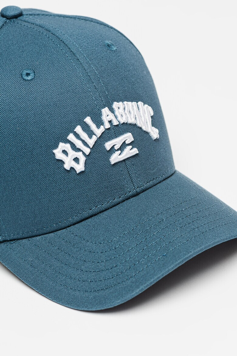 Billabong Шапка Arch с капса и бродирано лого - Pepit.bg