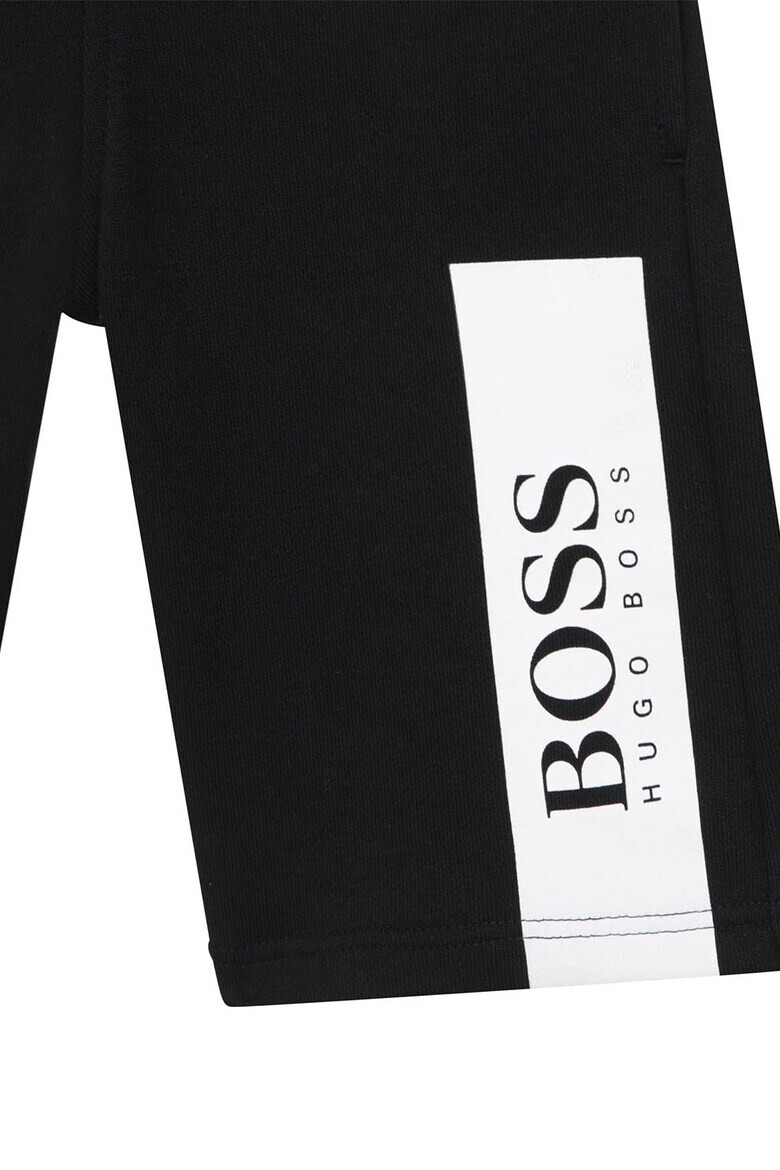 BOSS Kidswear Бермуди от жарсе с контрастно лого - Pepit.bg