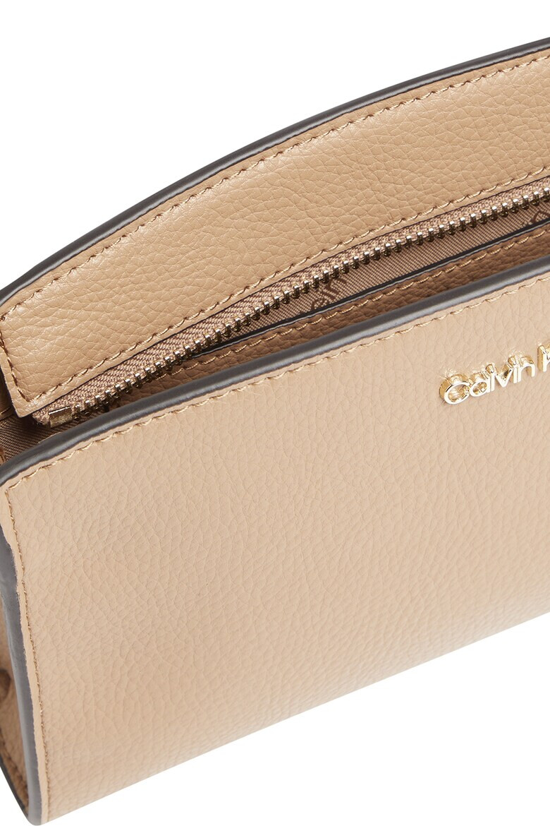 CALVIN KLEIN Чанта Code от еко кожа - Pepit.bg