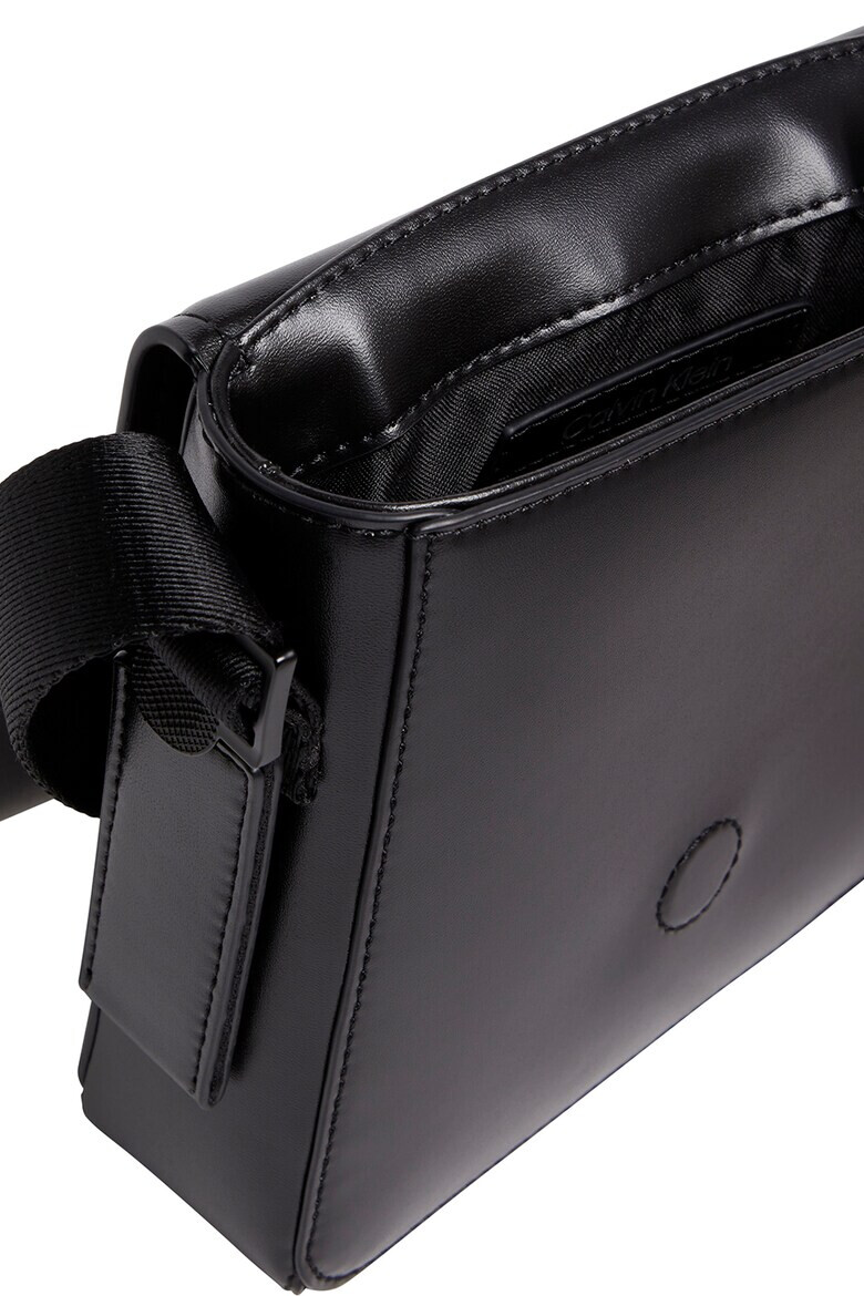 CALVIN KLEIN Чанта Minimal Focus с капаче - Pepit.bg