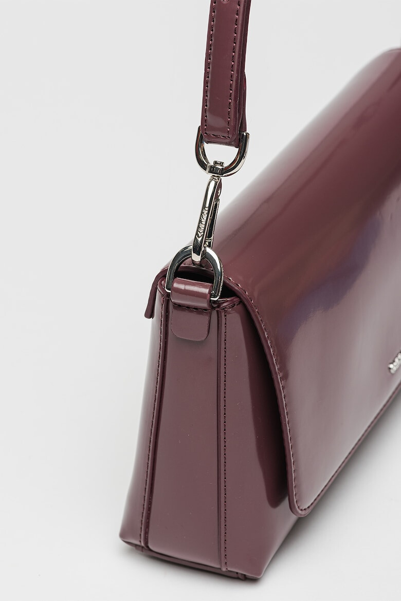 CALVIN KLEIN Чанта през рамо с капаче - Pepit.bg