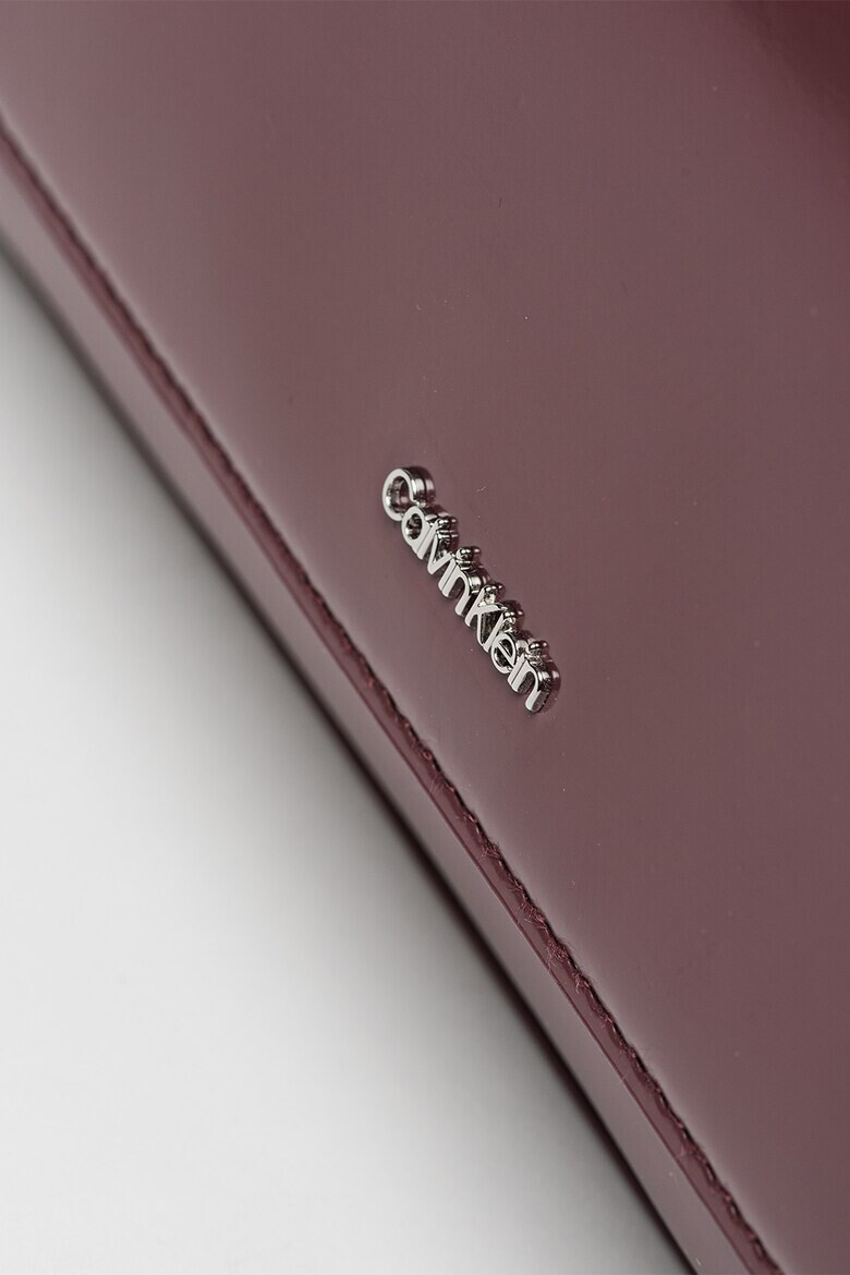 CALVIN KLEIN Чанта през рамо с капаче - Pepit.bg