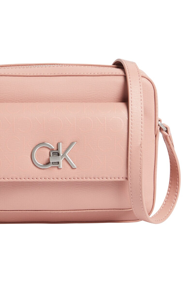 CALVIN KLEIN Чанта с метален монограм - Pepit.bg