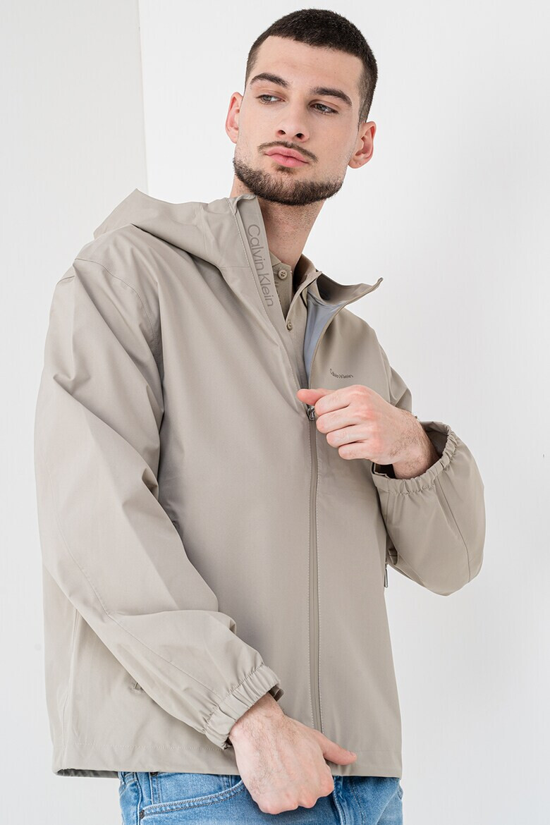 CALVIN KLEIN Яке с качулка и лого - Pepit.bg