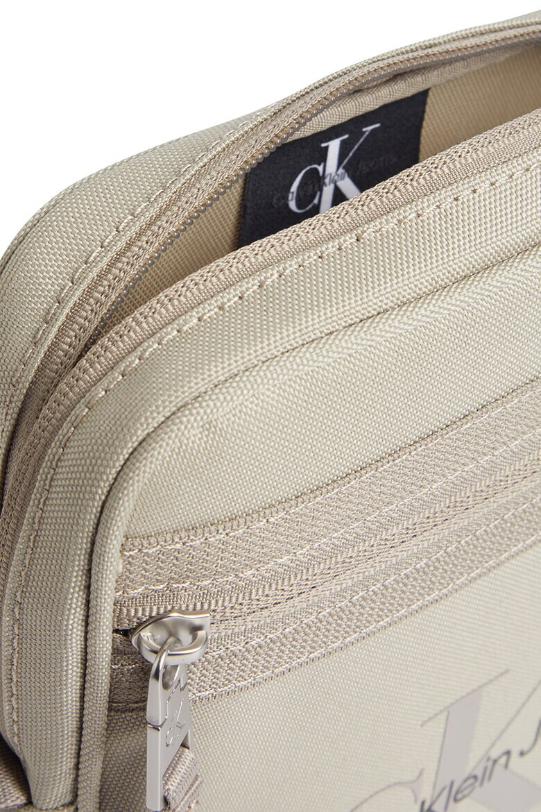 CALVIN KLEIN JEANS Чанта Essentials с лого - Pepit.bg