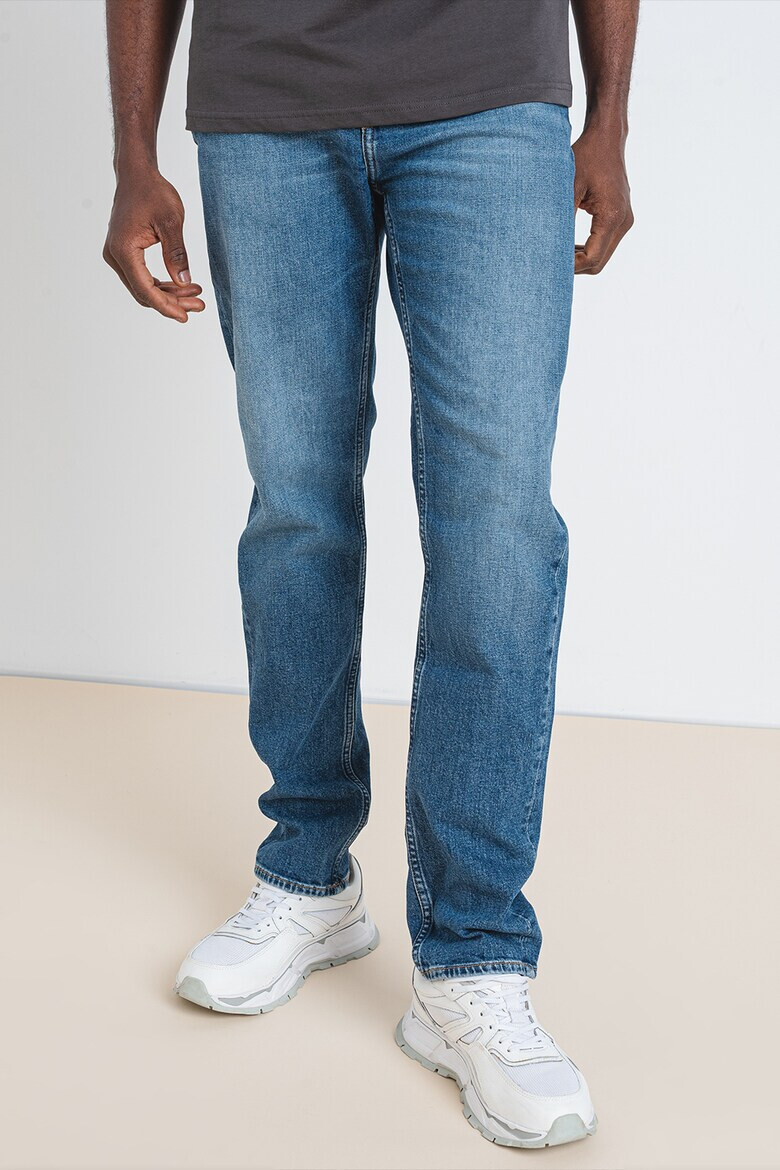 CALVIN KLEIN JEANS Дънки Authentic Dad със свободна кройка - Pepit.bg