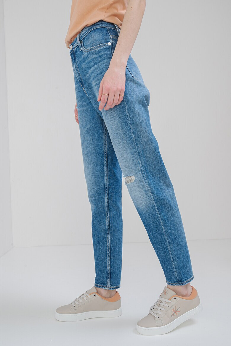 CALVIN KLEIN JEANS Дънки Mom деграде - Pepit.bg