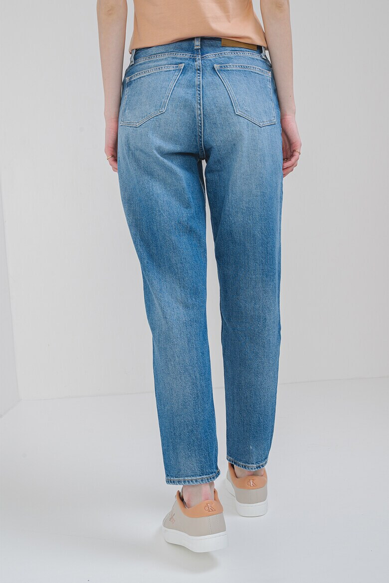 CALVIN KLEIN JEANS Дънки Mom деграде - Pepit.bg
