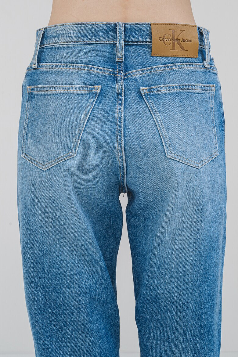 CALVIN KLEIN JEANS Дънки Mom деграде - Pepit.bg