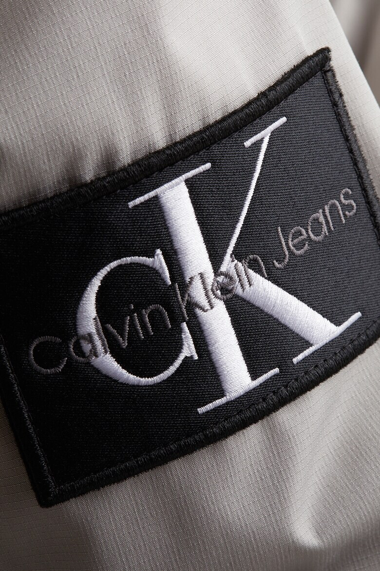 CALVIN KLEIN JEANS Яке бомбър с цип и ръкави реглан - Pepit.bg