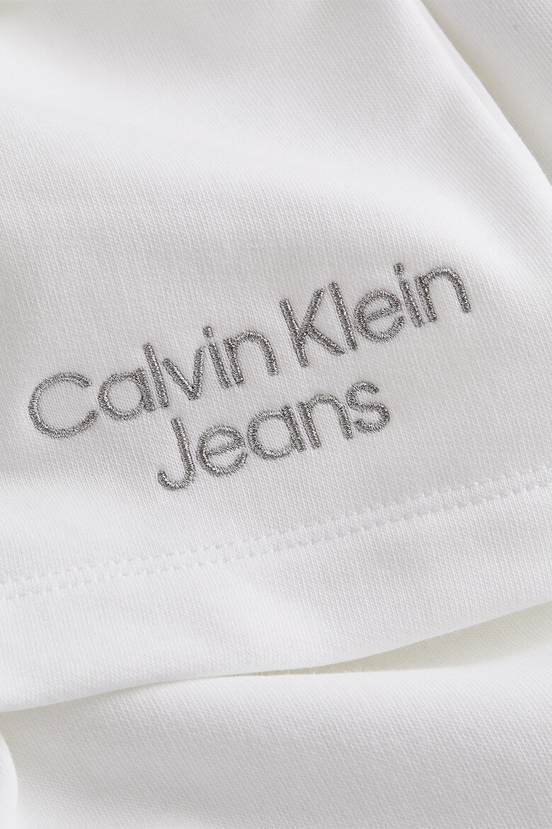 CALVIN KLEIN JEANS Къс панталон с бродирано лого - Pepit.bg