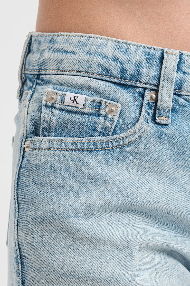 CALVIN KLEIN JEANS Къси слим дънки - Пастелносин - Pepit.bg