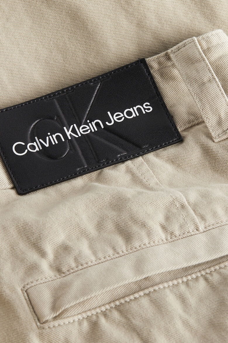 CALVIN KLEIN JEANS Памучен панталон по тялото - Pepit.bg