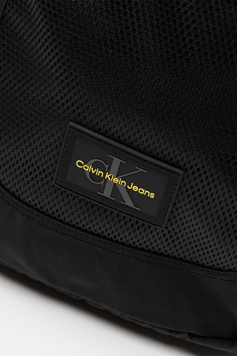 CALVIN KLEIN JEANS Раница с мрежест джоб - Pepit.bg
