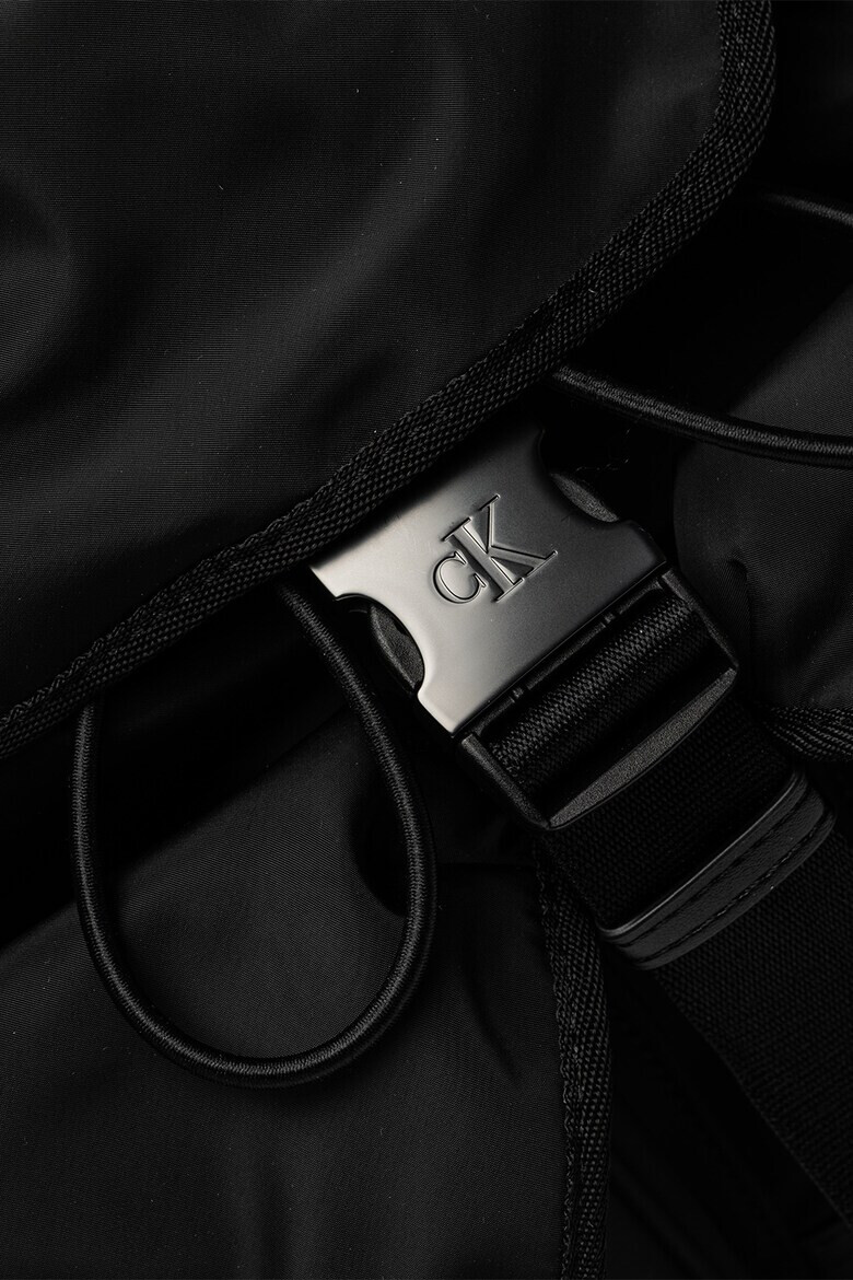 CALVIN KLEIN JEANS Раница Speed Clip с капаче - Pepit.bg