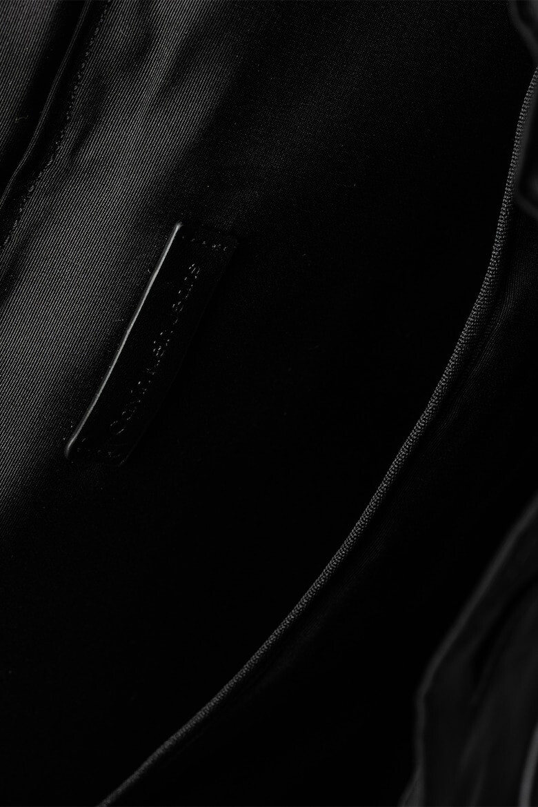 CALVIN KLEIN JEANS Раница Speed Clip с капаче - Pepit.bg