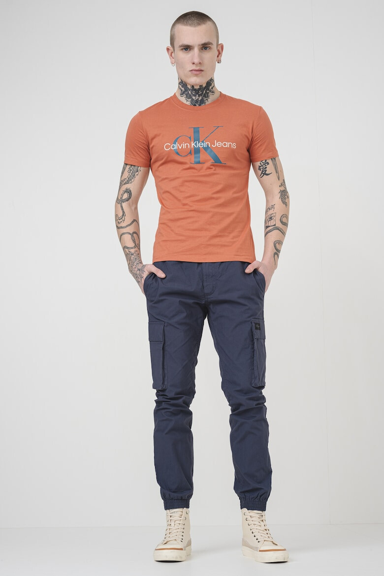 CALVIN KLEIN JEANS Слим тниска с лого - Pepit.bg
