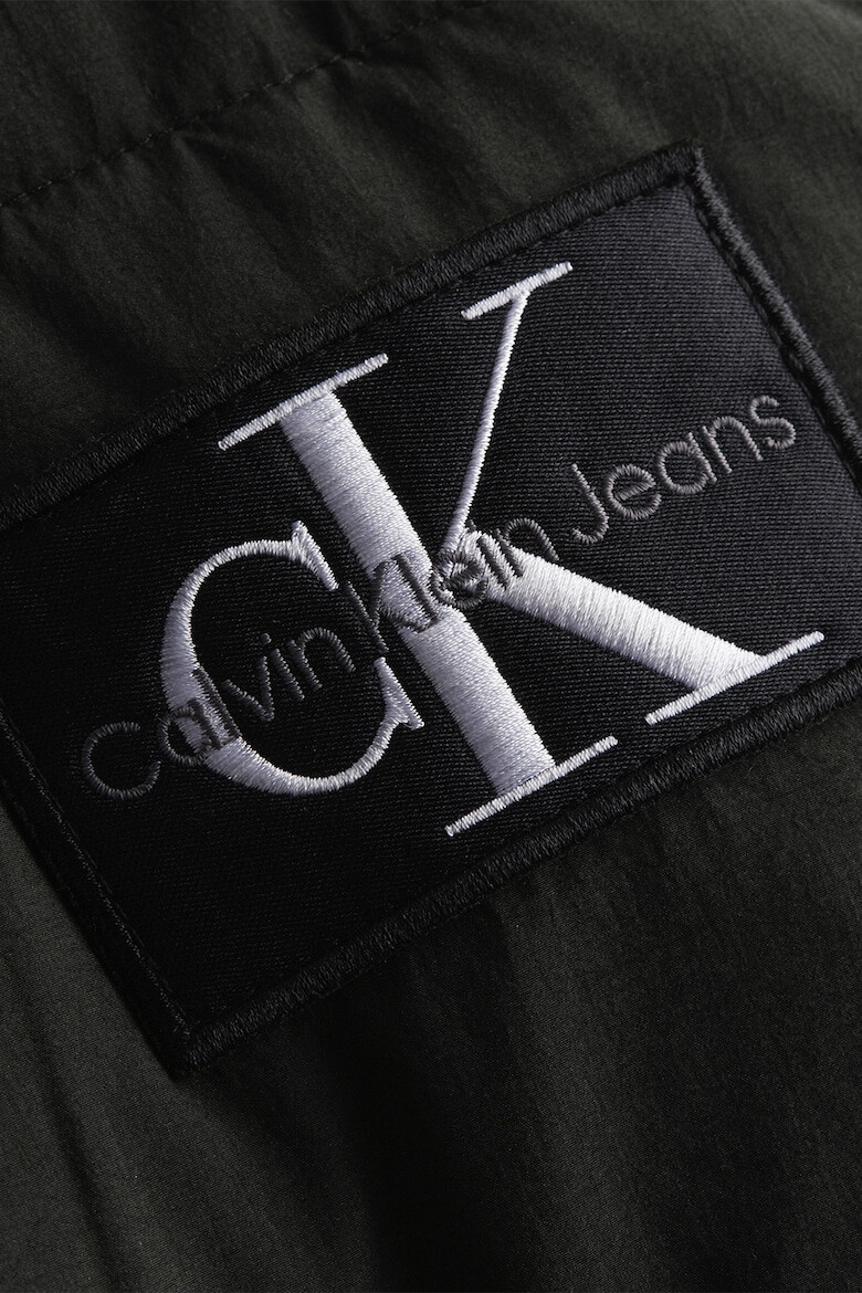 CALVIN KLEIN JEANS Уголемено капитонирано зимно яке - Pepit.bg