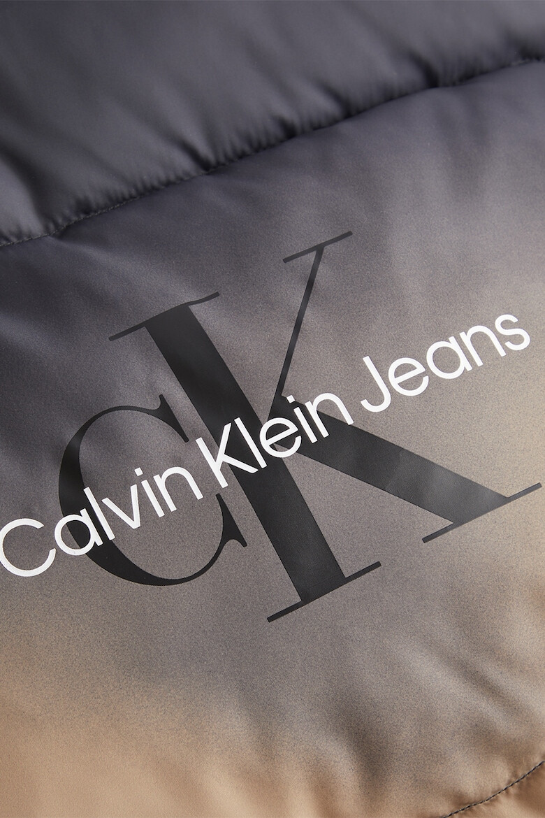 CALVIN KLEIN JEANS Зимно яке с принт - Pepit.bg