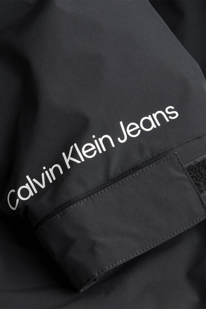 CALVIN KLEIN JEANS Зимно яке с дизайн 2 в 1 - Pepit.bg