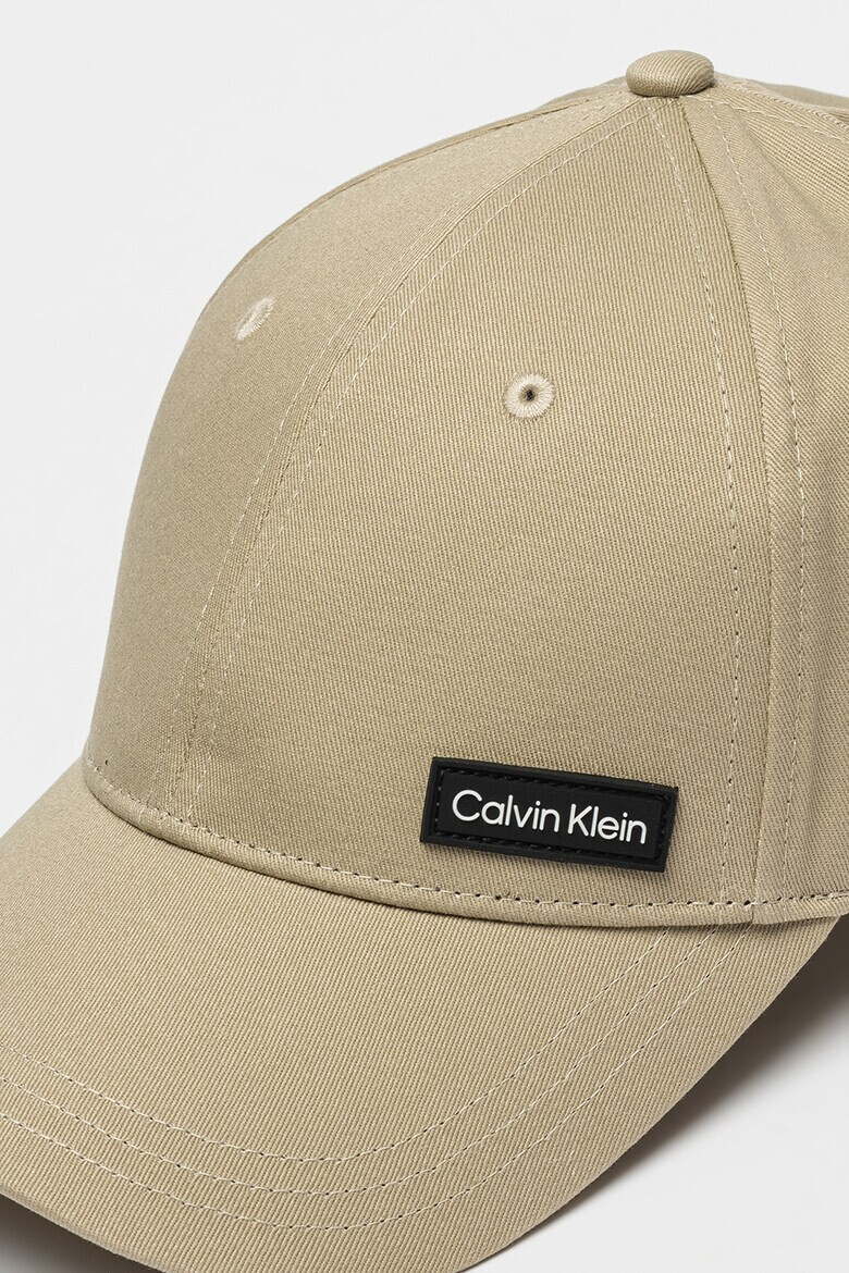 CALVIN KLEIN Памучна шапка Essential Patch - Pepit.bg