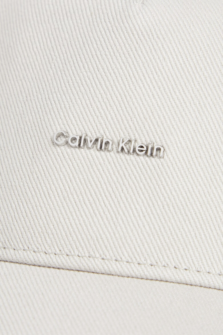 CALVIN KLEIN Шапка с метално лого - Pepit.bg