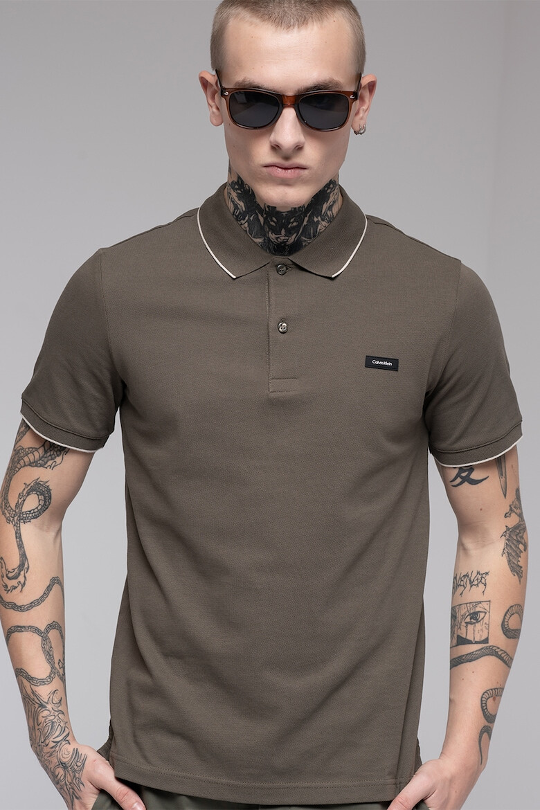 CALVIN KLEIN Слим тениска от пике с яка - Pepit.bg