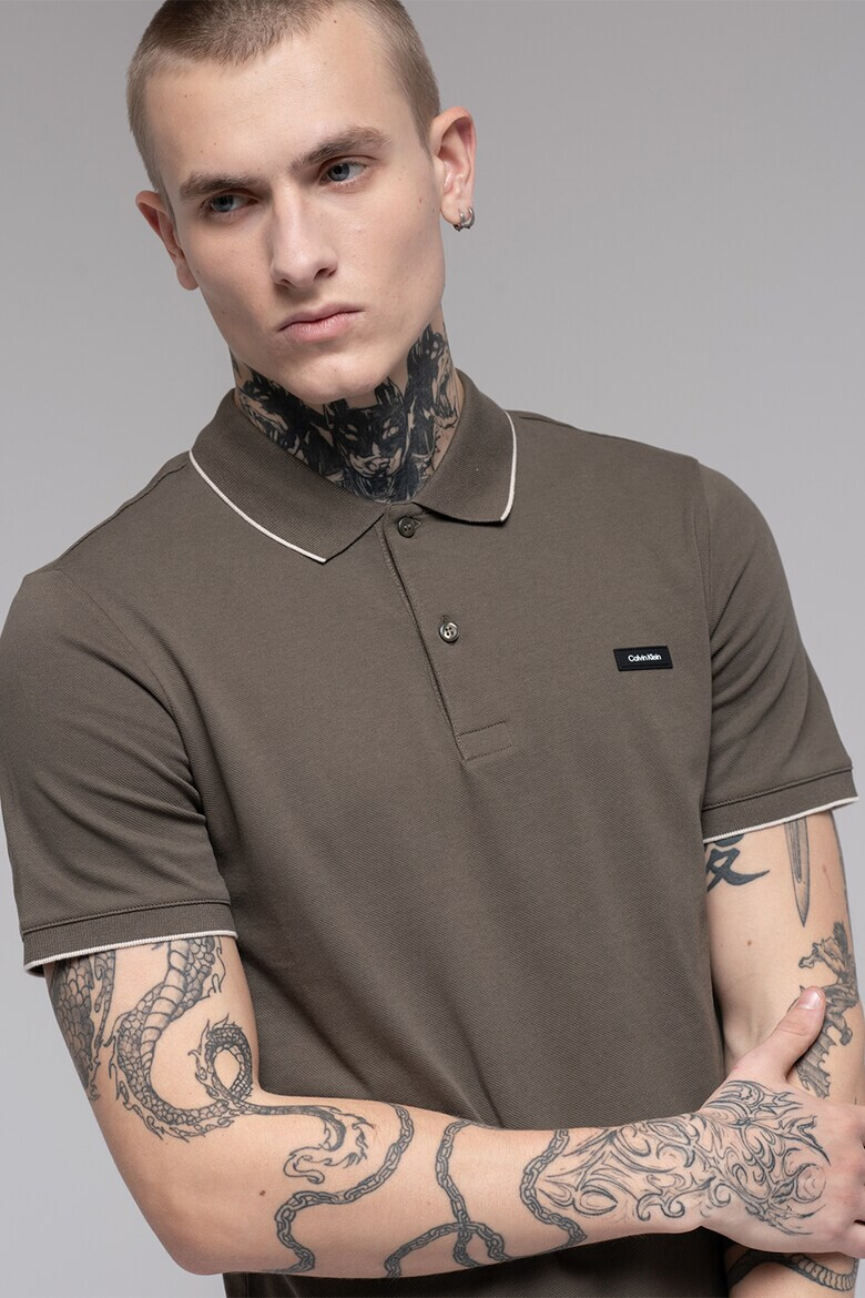 CALVIN KLEIN Слим тениска от пике с яка - Pepit.bg