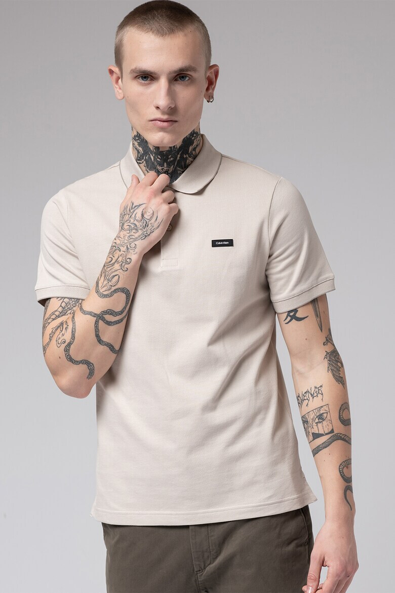 CALVIN KLEIN Слим тениска от пике с яка - Pepit.bg