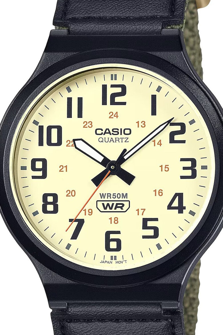 Casio Часовник с луминесцентни стрелки - Pepit.bg