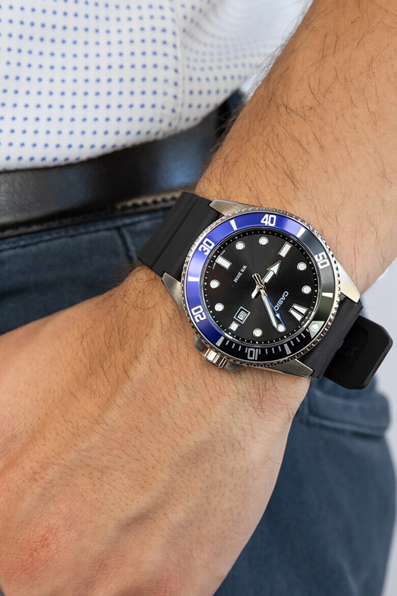 Casio Часовник с пластмасова каишка - Pepit.bg