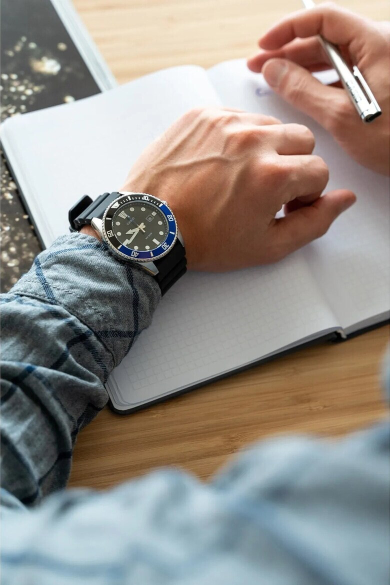Casio Часовник с пластмасова каишка - Pepit.bg
