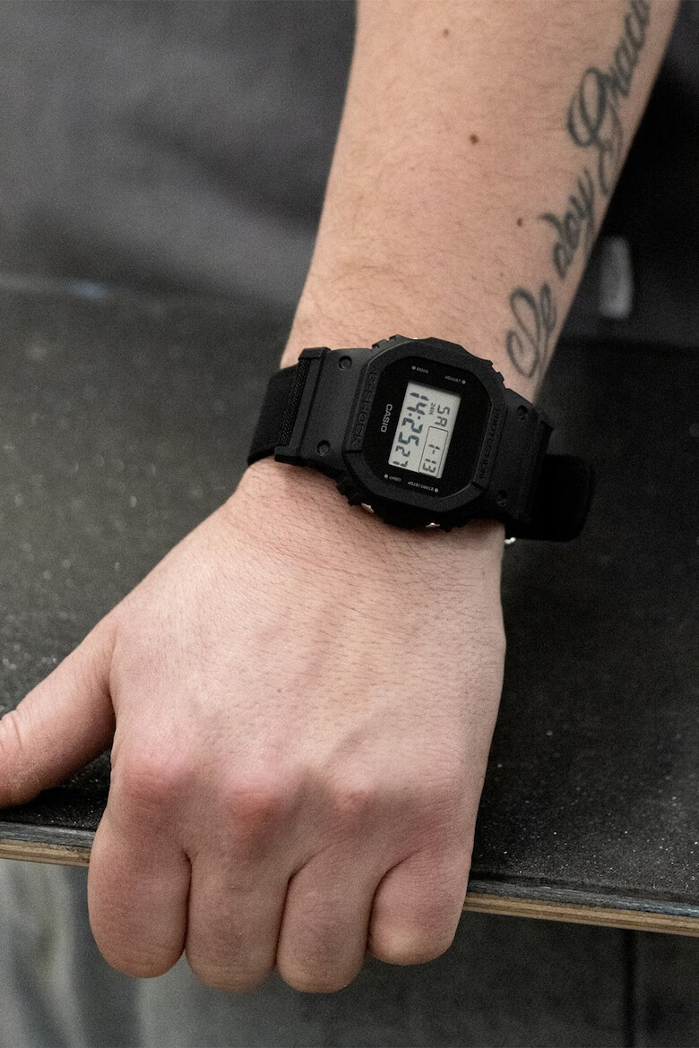 Casio Дигитален часовник G-Shock с текстилна каишка - Pepit.bg