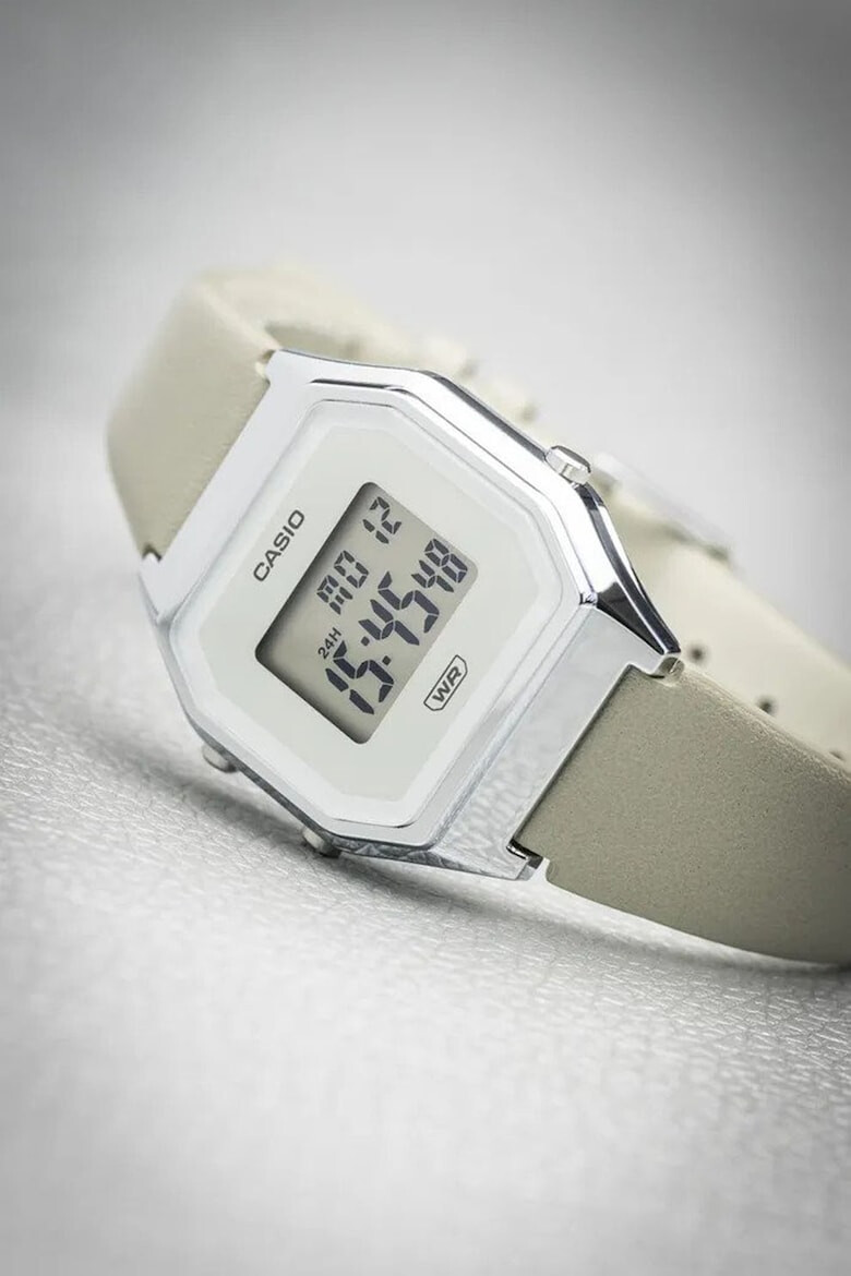 Casio Дигитален часовник с кожена каишка - Pepit.bg