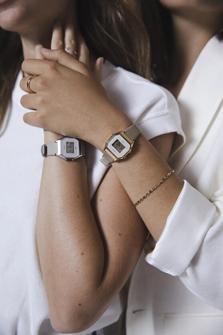 Casio Дигитален часовник с кожена каишка - Pepit.bg